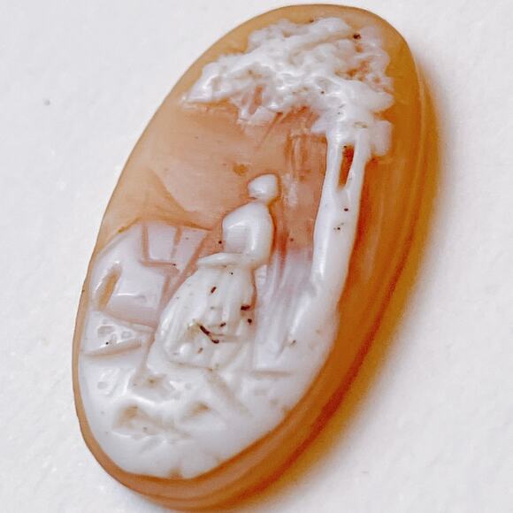 Antique 1890s–1910 Shell Cameo Woman Cottage Scene Hand Carved Unmounted Jewelry - Picture 2 of 11